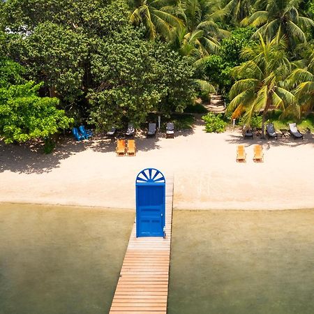 Puerta Azul Hotel Sandy Bay ภายนอก รูปภาพ