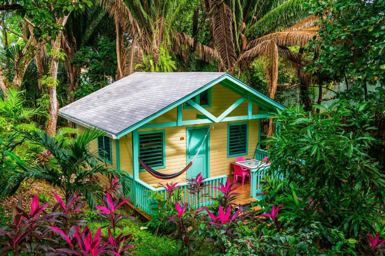 Puerta Azul Hotel Sandy Bay ภายนอก รูปภาพ