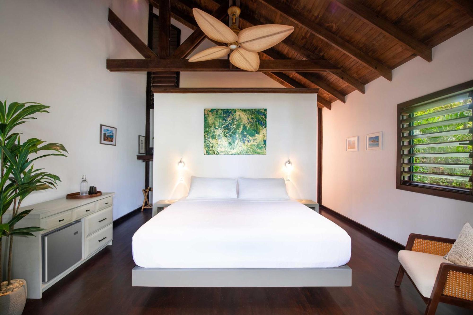 Puerta Azul Hotel Sandy Bay ภายนอก รูปภาพ