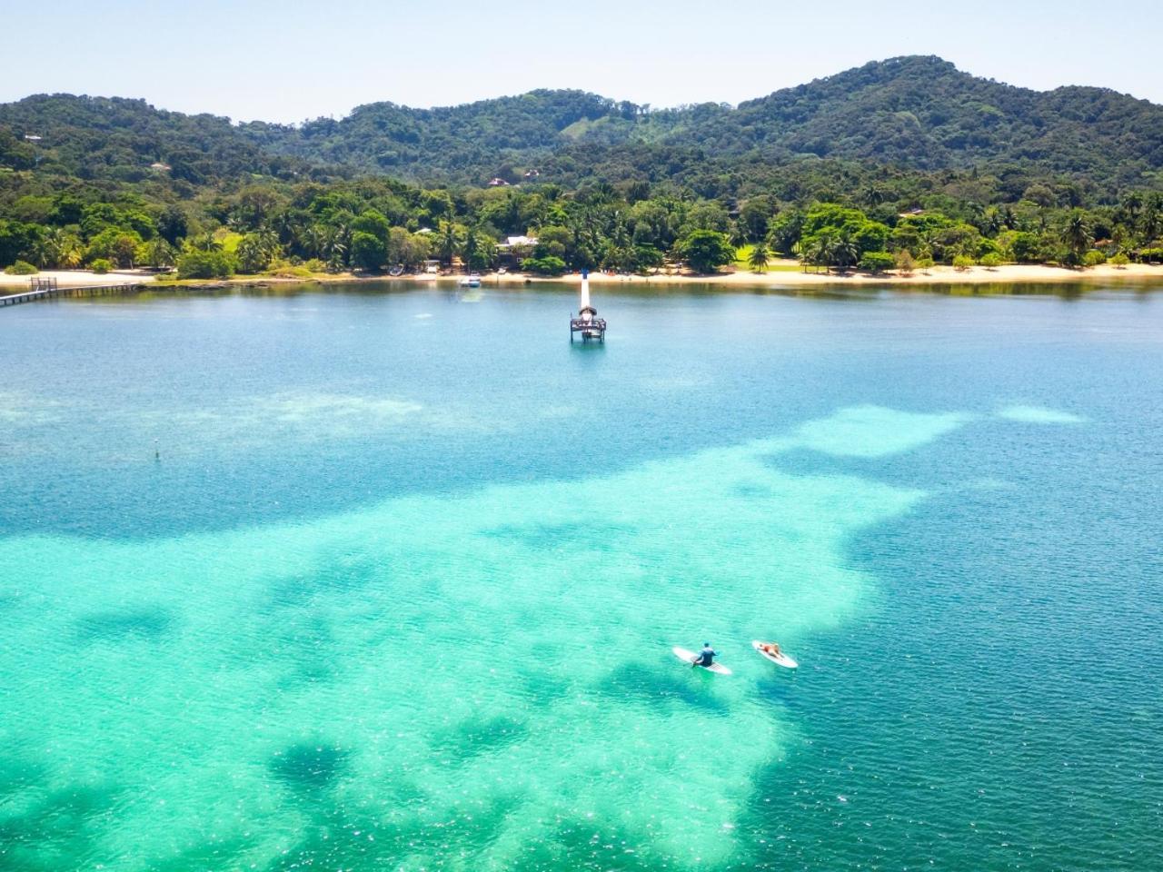 Puerta Azul Hotel Sandy Bay ภายนอก รูปภาพ